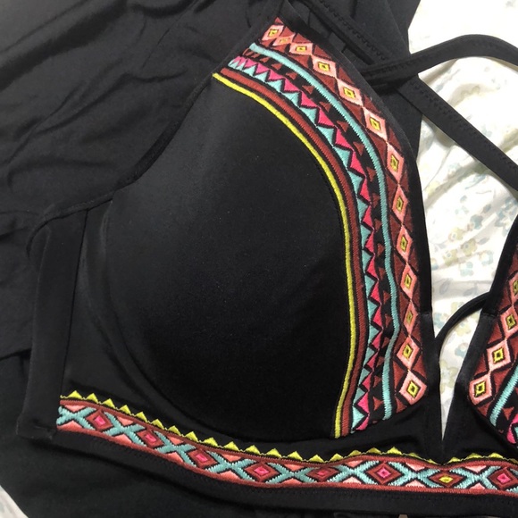 Bikini Set - Picture 4 of 12